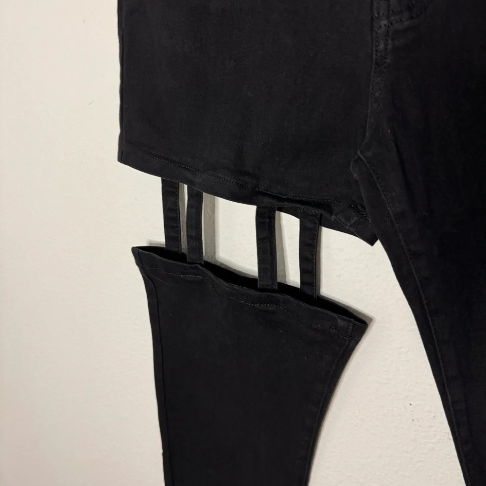 Forever 21 High-Rise leg ladder Cutout Jeans black size M or 26/27 NWT